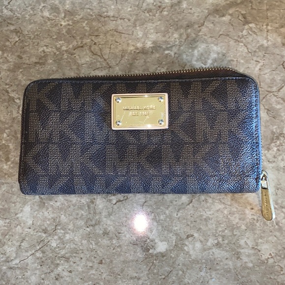 MK wallet - Picture 1 of 2